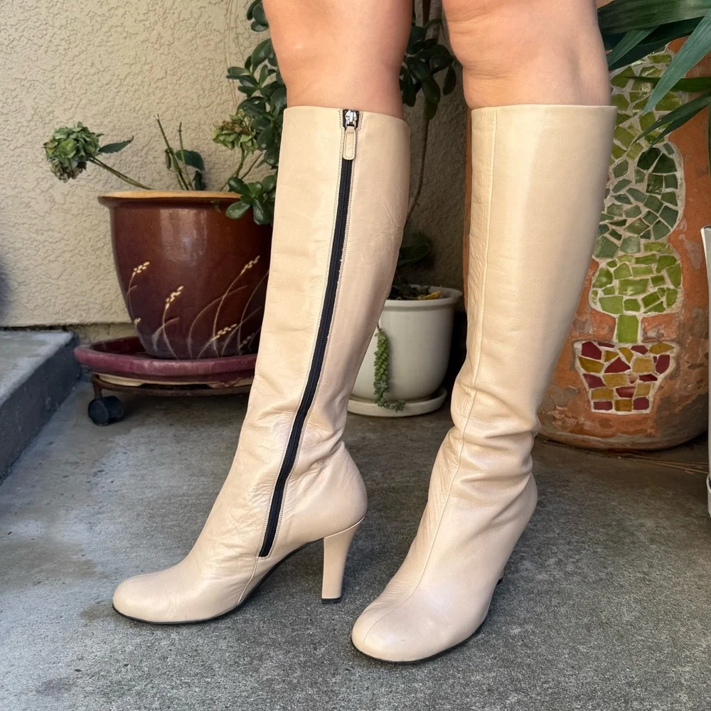 Vintage Cream Gucci Knee-High All Leather Boots with Round Toe
